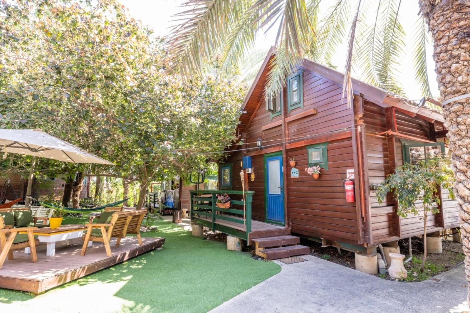 Family Cabin Menaẖemya Exterior foto